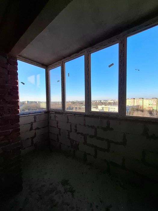 Продаж 2к квартири 66.1 кв. м на вул. Олександра Кушнірука RUBI 42872