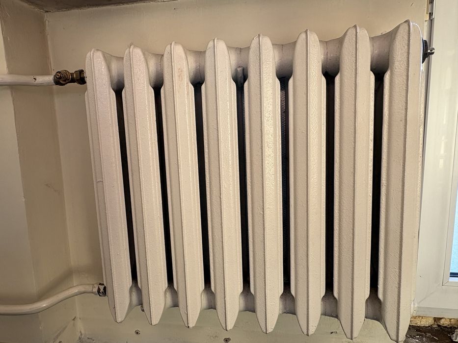 Żeliwne grzejniki NRD – retro loft, sprawne, mocne