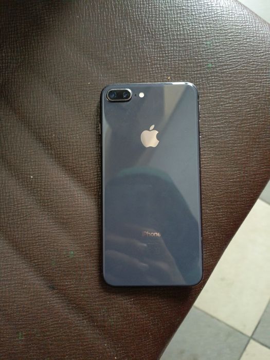 Продам айфон 8 плюс