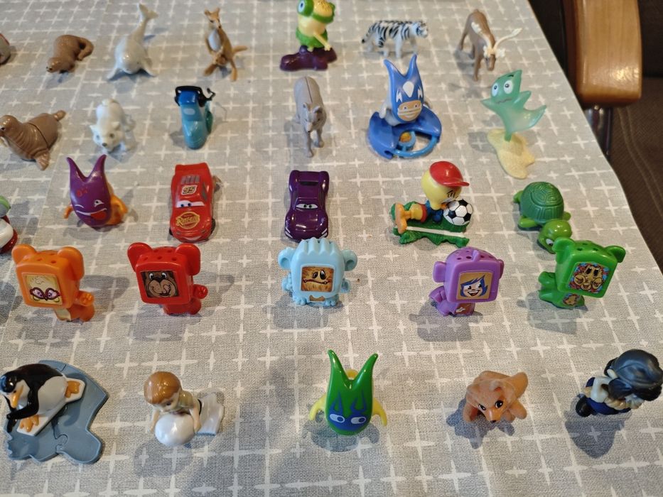 Figurki Kinder niespodzianki 45 szt.