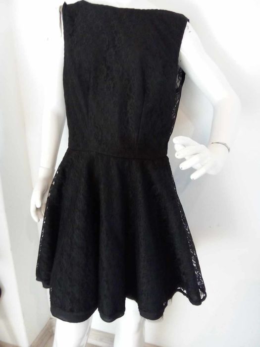 Sukienka rozkloszowana.