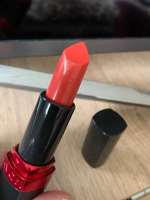 Ultrakremowa szminka Coral Fever Avon nowa szybka wysyłka