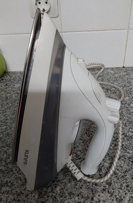 FERRO DE ENGOMAR,PASSAR A FERRO,EM BOM ESTADO.Casa,Quarto,Sala,Cozinha