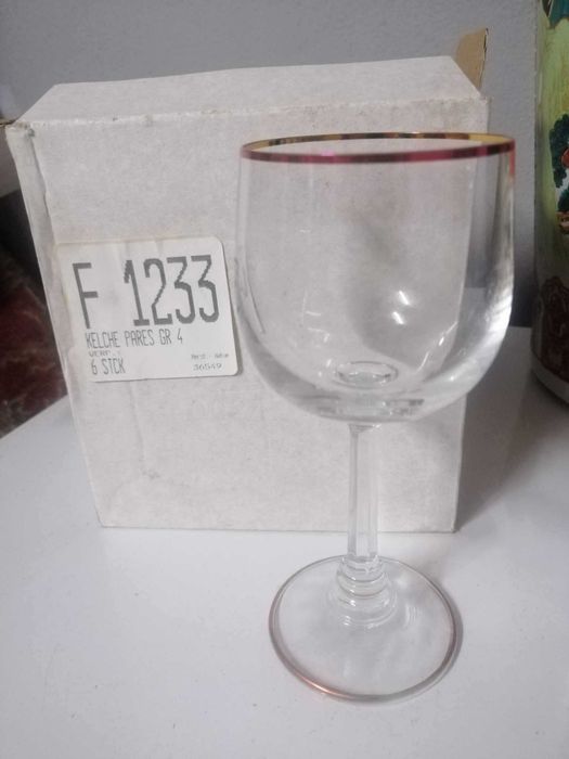 Serviço copos de cristal completo, sem uso (ainda em caixas)