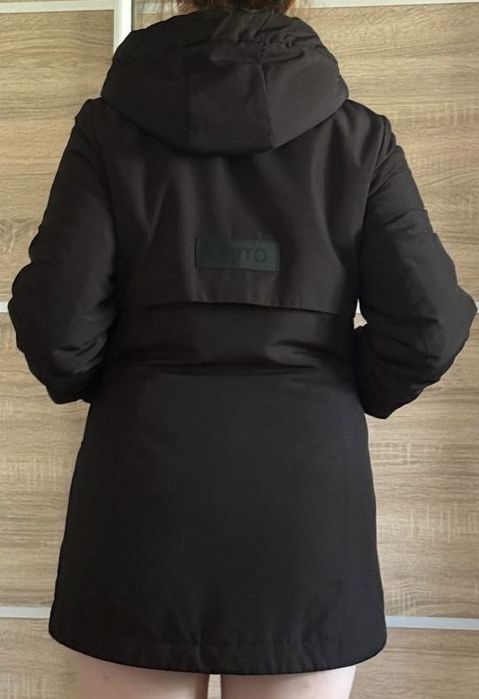 Жіноча весняна куртка