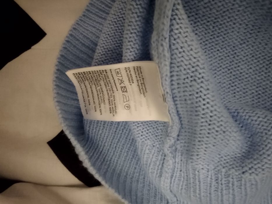 Krótki błękitny sweterek damski  XS - nowy