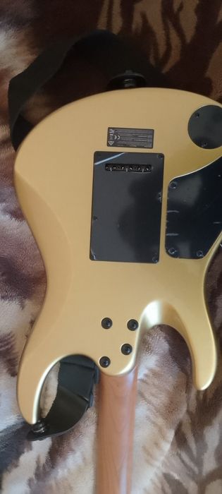 Електрогітара Donner dst-700 gold