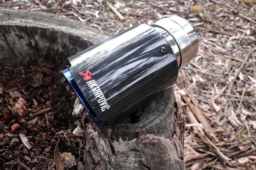 Ponteira de Escape Akrapovic em Carbono Glossy e Inox Burning|NOVA