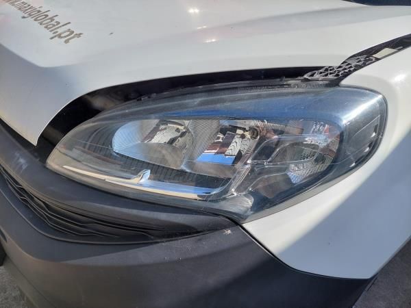 Ótica / farol esquerda FIAT Doblo (263_)