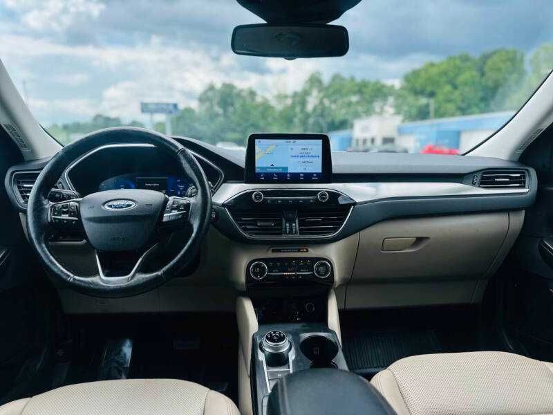 2021 Ford Escape Hybrid Titanium