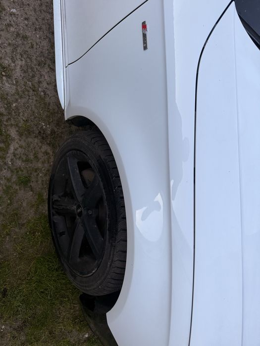 Błotnik prawy przód audi a4 b8 przedlift ly9c