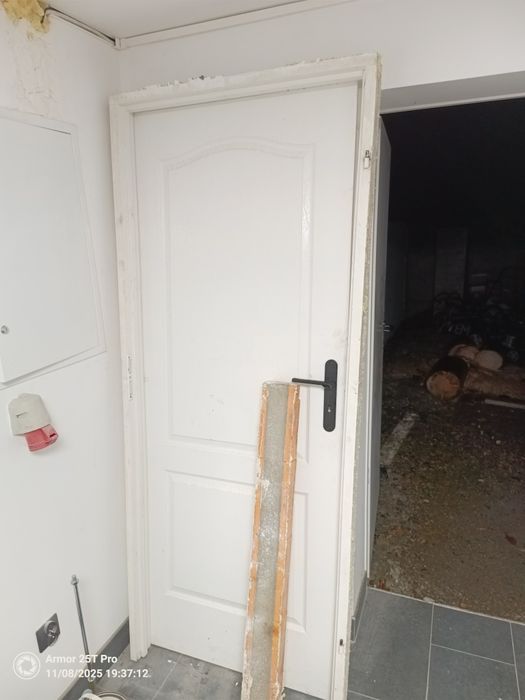 Drzwi 80 z ościeżnicą i nadprożem