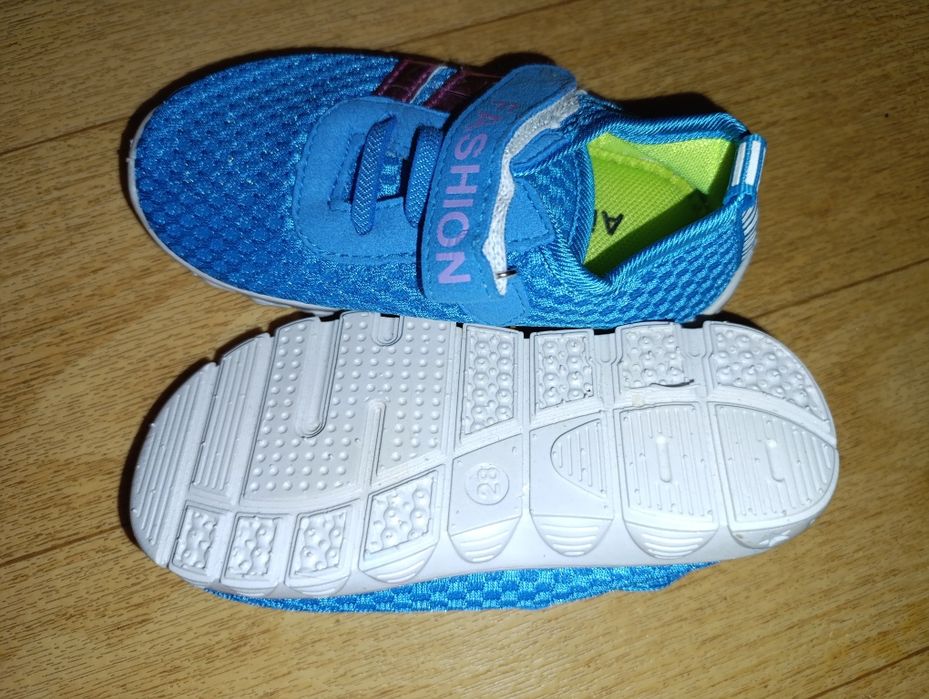 Кросівки нові сіточка стелька 15.5-17.5 см