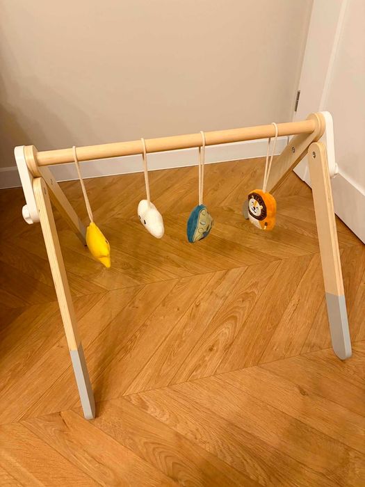 VIGA PolarB Baby Gym – drewniany pałąk edukacyjny dla niemowląt