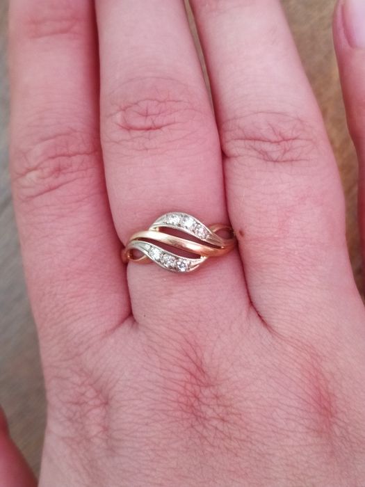 3.3 Золота каблучка діамантами 583 р. 18