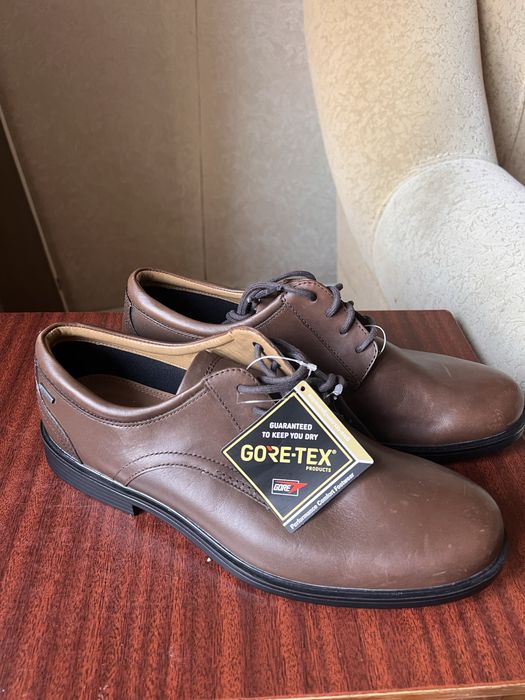 Туфлі чоловічі, Clarks