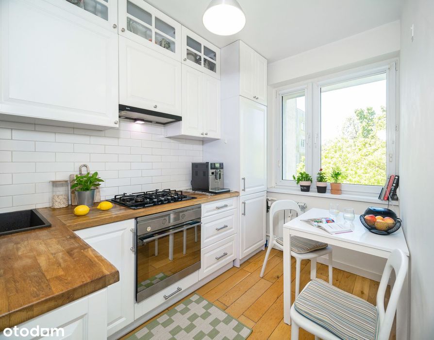 BEZPOŚREDNIO Mieszkanie 3- pokojowe z balkonem blisko PST - 64 m². - Więcej