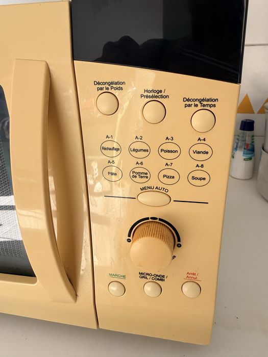 Microondas com grill grande