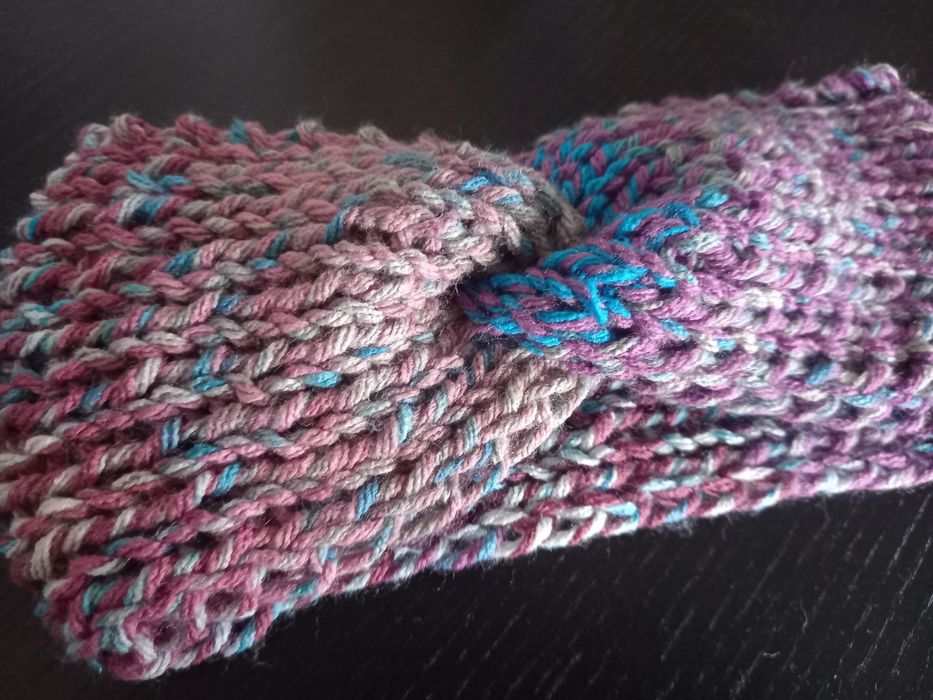 Fita para o cabelo, em tricô