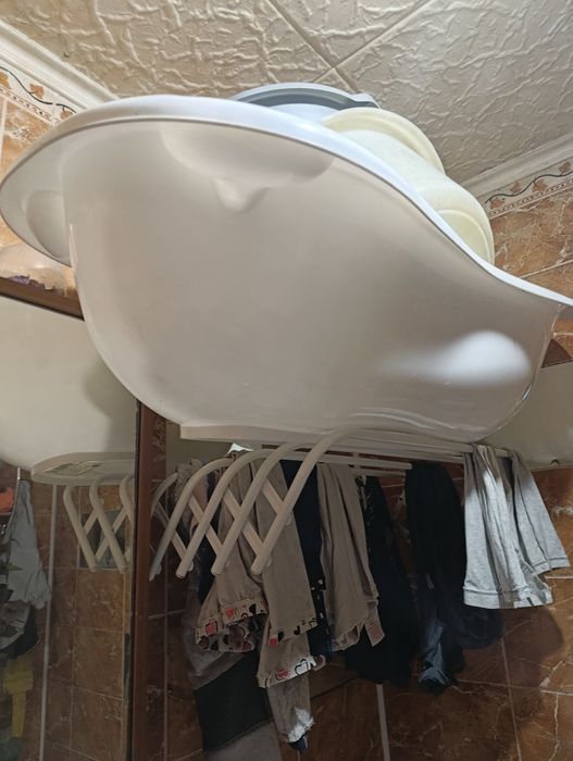 Дитяча ванночка біла