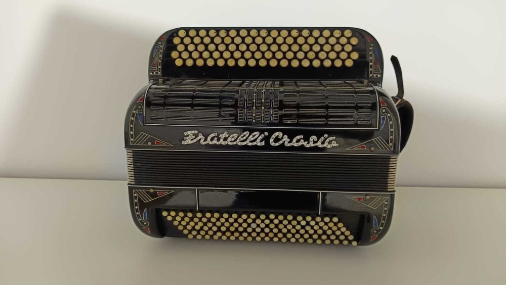 Acordeão FRATELLI CROSIO 3ª voz 120 Baixos