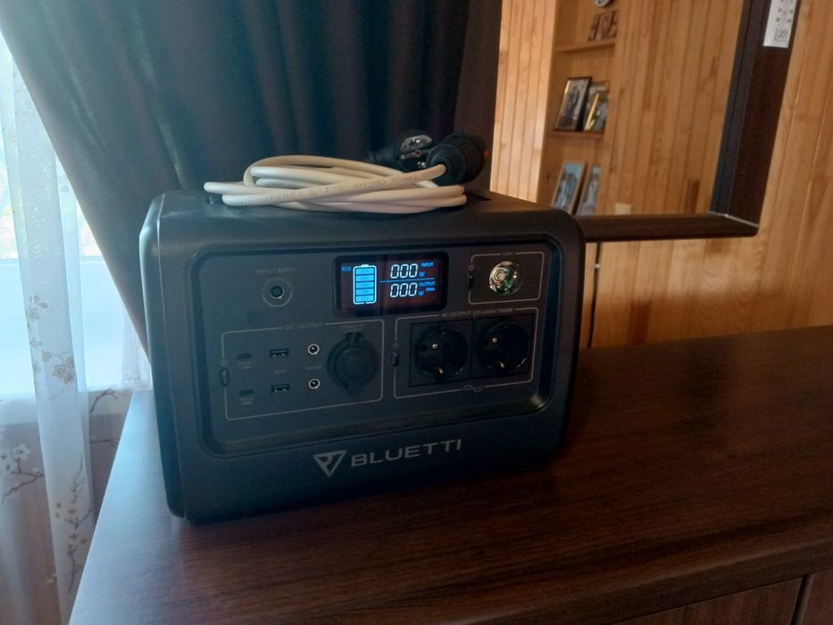 Зарядна станція "Bluetti EB70",бу.