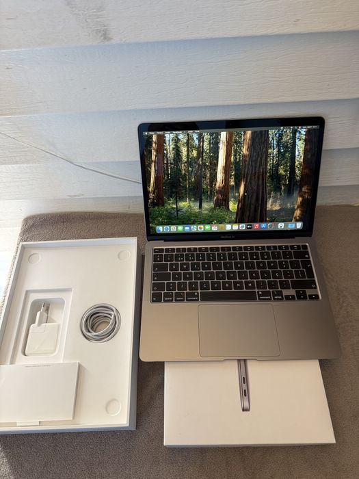 Apple Macbook Air 13” 2020 INTEl i3