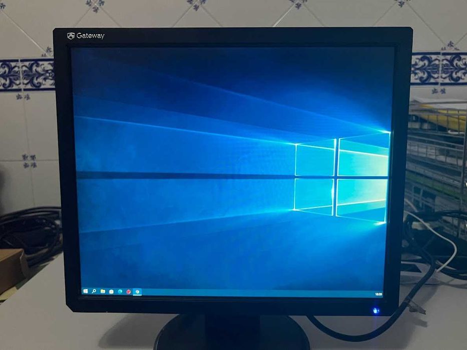 Monitores Gateway MR17V