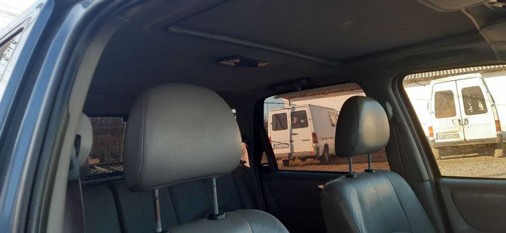 Авто Мазда Трібут