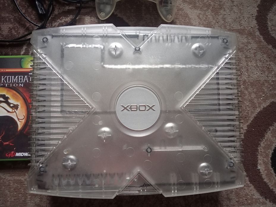 Продам Microsoft Xbox Crystal Edition "ЕVO"
