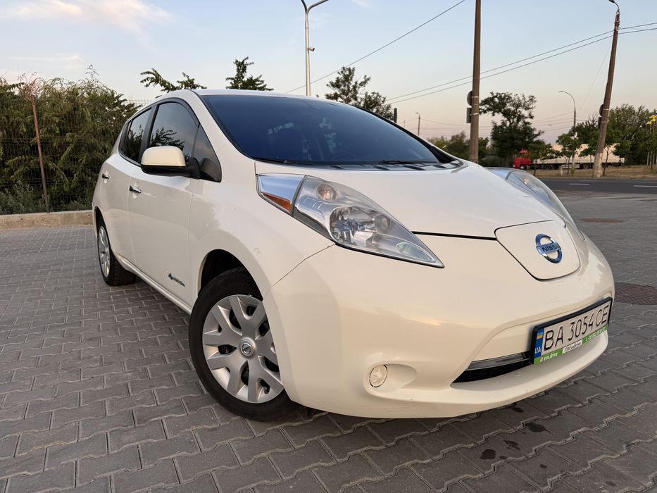 Продам Nissan Leaf