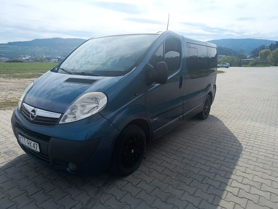Renault Trafic Sprzedam Vivaro trafic 9 osobowe 2.0Dci 116