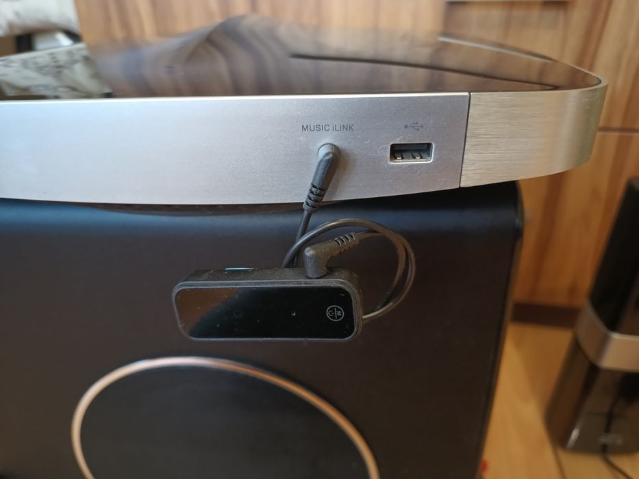 Zestaw kina domowego Philips model HTS9221/12 z odtwarzaczem blu-ray.
