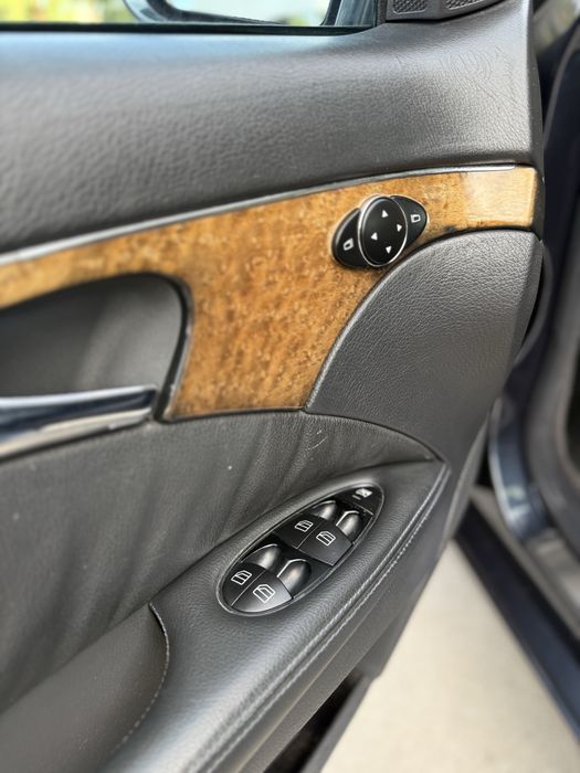 Mercedes-Benz E 220 — fotografia 8
