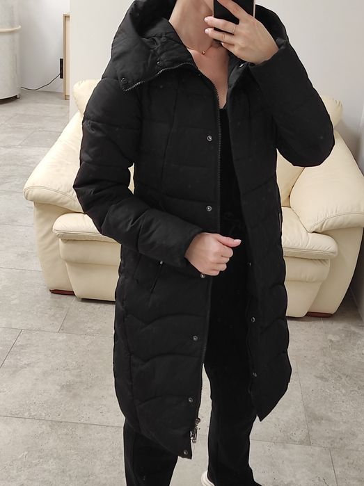 Пуховик жіночий чорний зимній