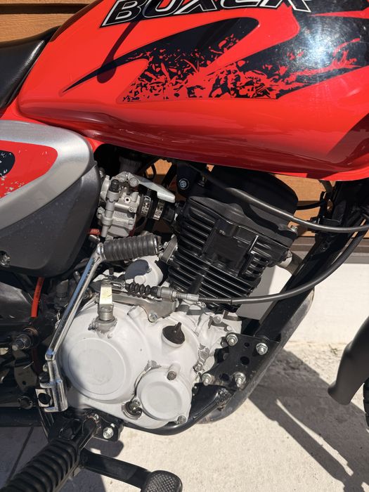 Bajaj boxer 150.