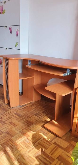 Secretária em cerejeira