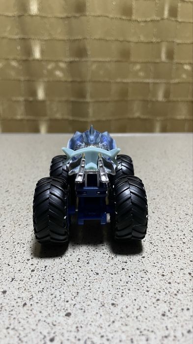 Hot Wheels Monster Trucks Акула (Shark) оригинал