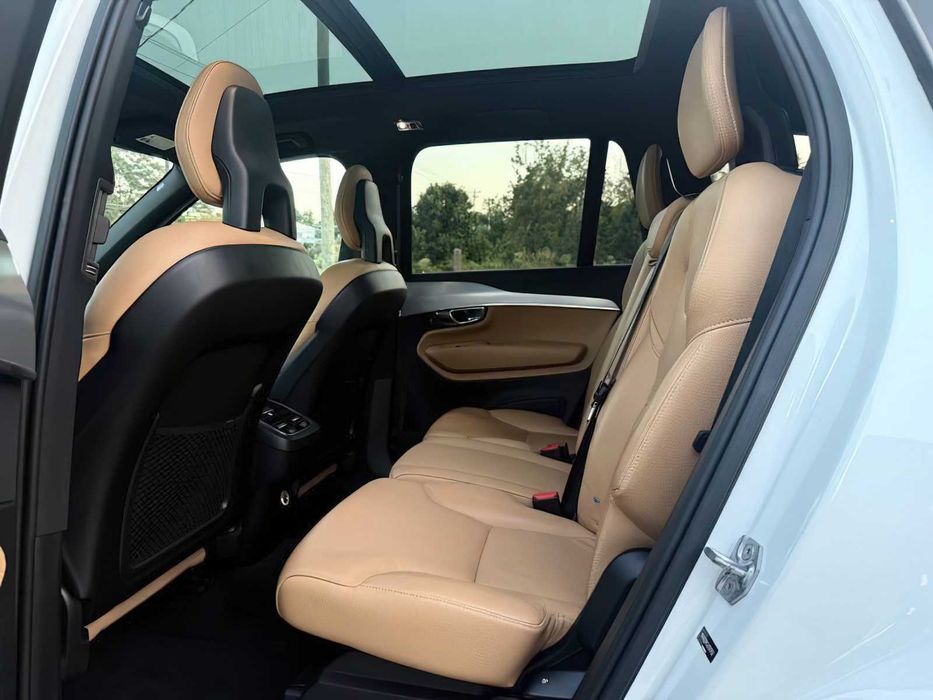 Volvo XC90      2018