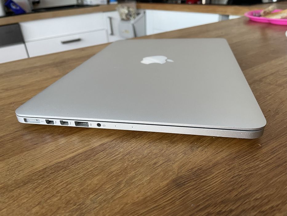 Zadbany apple MacBook Pro 13” retina ssd 250GB  sequoia