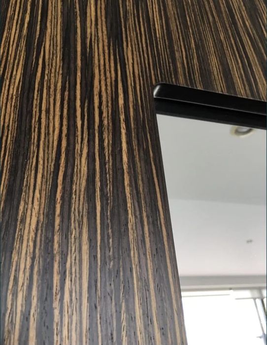 Espelho em madeira folheada a Ébano