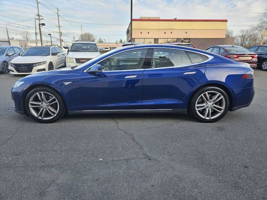 Tesla Model S 90D      2015