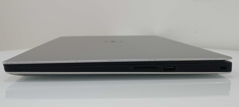 Dell Precision 5520 - Ecrã 15.6FHD/Gráf.4GB/Core i7/SSD NVME/24GB RAM
