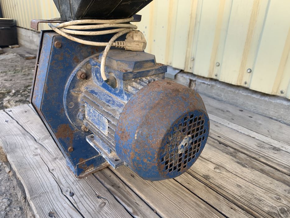 Зернодробилка Эликор-1