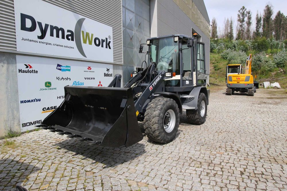 Pá Carregadora articulada , tração 4 rodas Terex TL 80