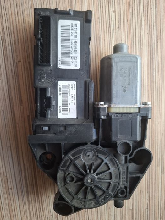 Моторчик склопідіймача