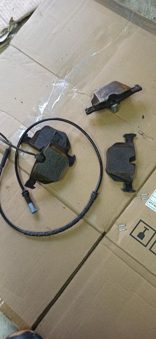 Передні та задні гальмівні диски та колодки BMW F15