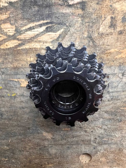 Bicicleta - Roda Livre 8 velocidades, Sachs LY-93, muito bom estado.