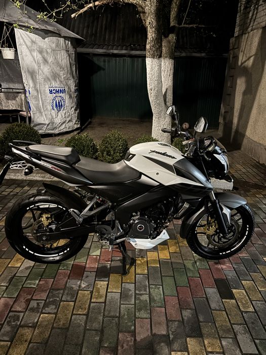 Bajaj Pulsar ns 200