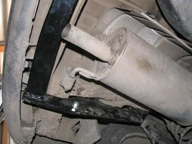 Фаркоп на Renault Logan / Dacia Logan седан / універсал. 2006 - 2013р.